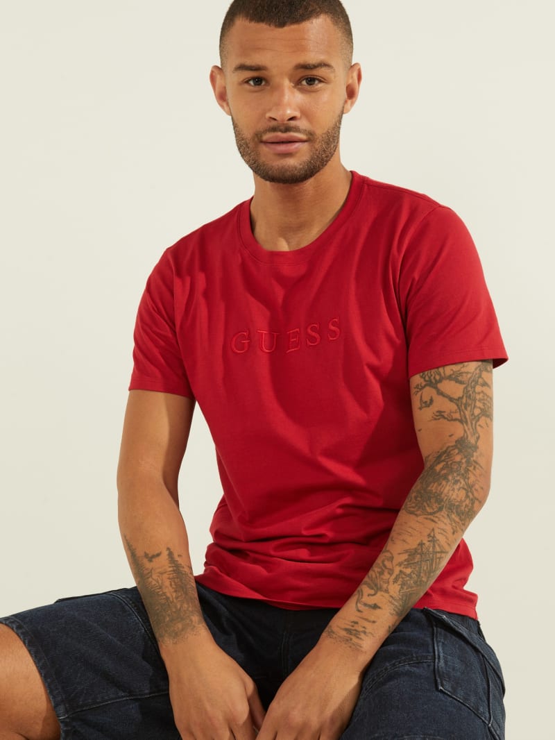 Red Men's Guess Embroidered Logo Tee T Shirts | 2846710-WM