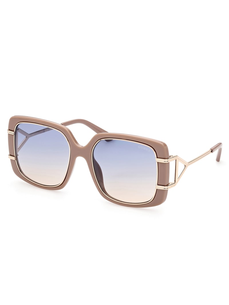 Beige Women's Guess Oversized Square Sunglasses | 5792148-ST