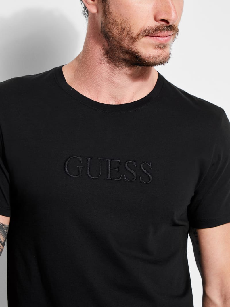 Black Men's Guess Embroidered Logo Tee T Shirts | 1526309-ZP