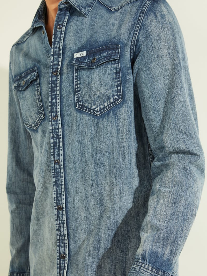 Blue Men's Guess Truckee Denim Shirts | 1780924-UZ