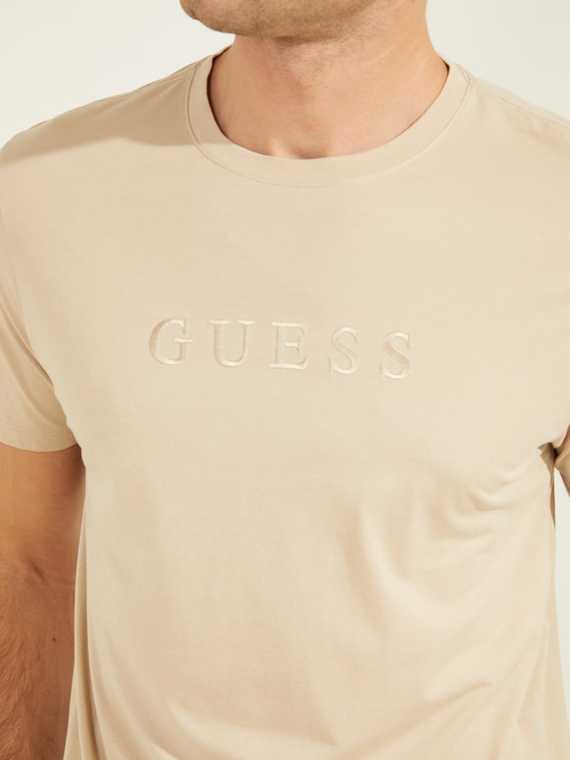 Brown Men's Guess Embroidered Logo Tee T Shirts | 6194235-HF