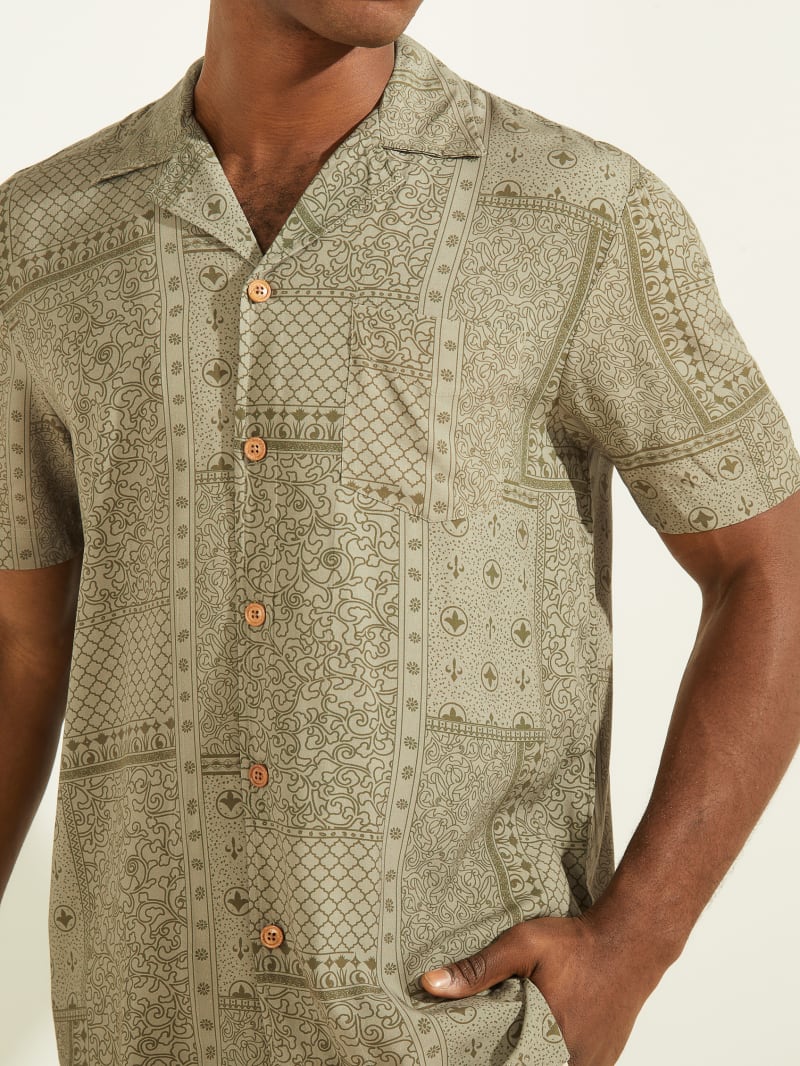 Green Men's Guess Bowling Shirts | 7015638-DK