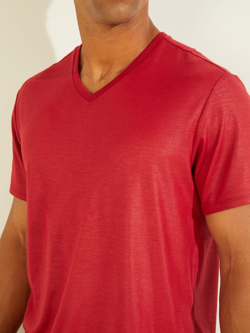 Red Men's Guess Mason Yoke V-Neck Tee T Shirts | 7238916-NP