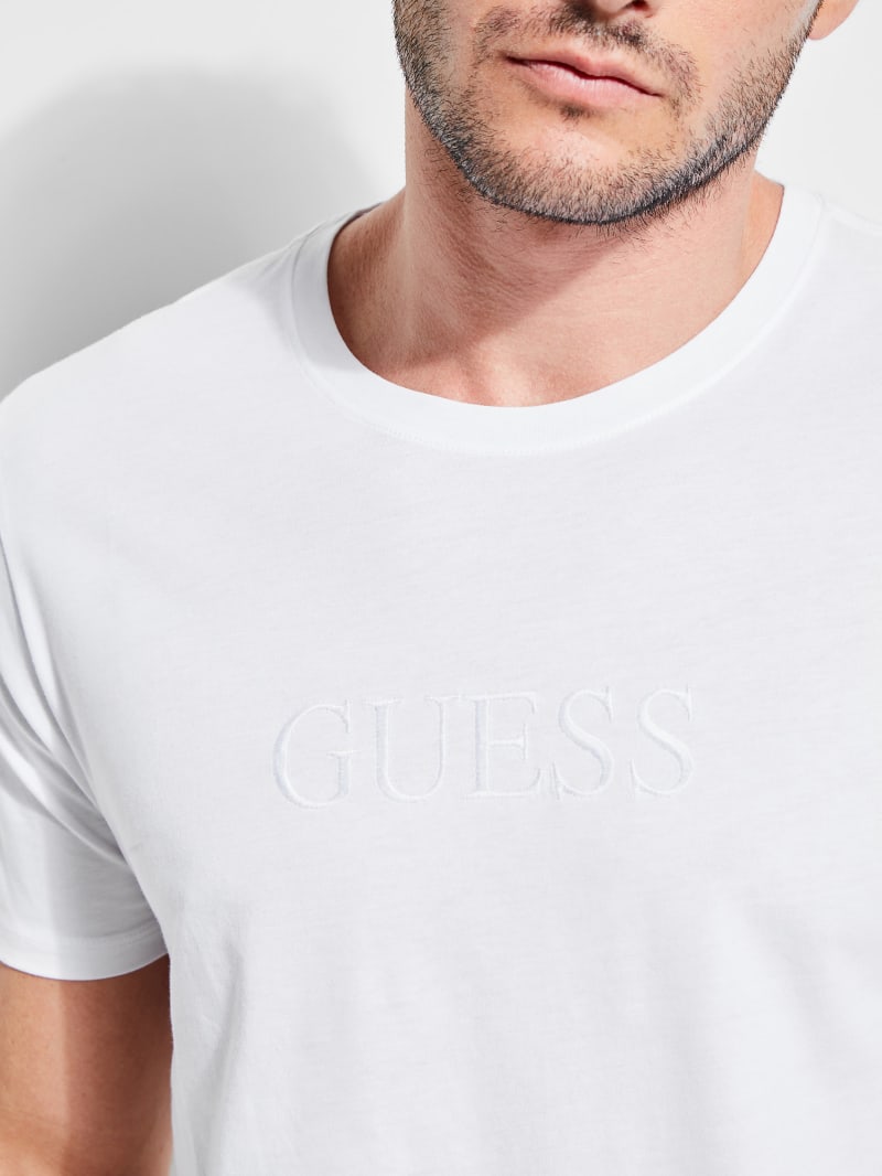 White Men's Guess Embroidered Logo Tee T Shirts | 0928513-OU