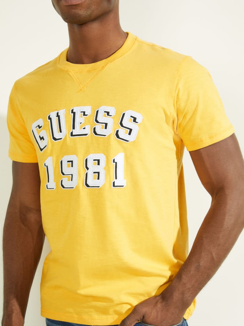 Yellow Men's Guess Academy Tee T Shirts | 5028147-AN